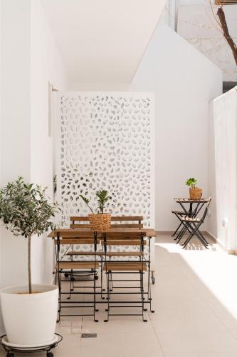 Triple Room with Patio image 4