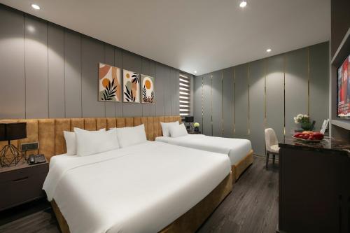 1 queen bed, 1 twin bed