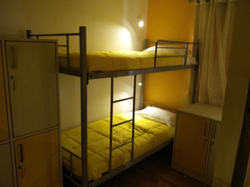 1 bunk bed