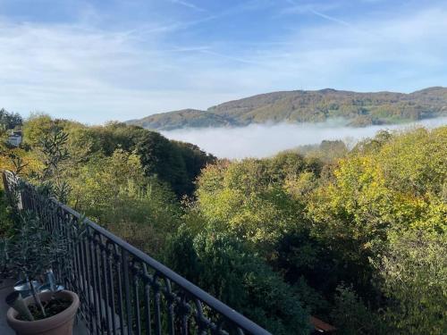 Balcony/terrace, Traumhafter Blick mit Wohnung in Lindenfels