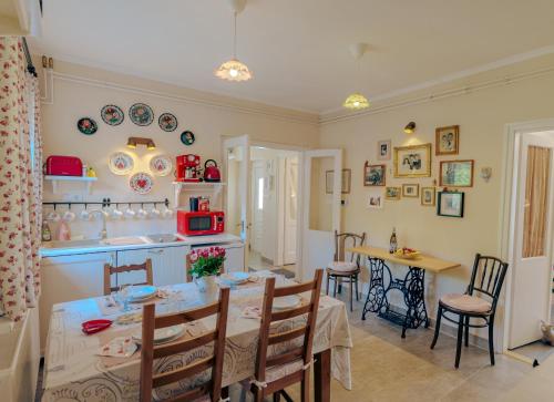 ห้องอาหาร, Eperkert Vendégház (Eperkert Vendeghaz) in ปารัด