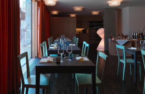 餐廳, 杜鵑公園酒店 (Azalea Park Hotel) in 卡瓦萊塞