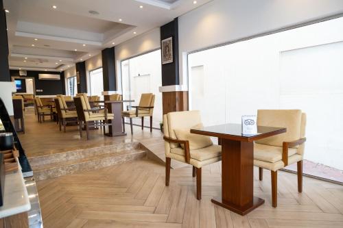 NASEEM HOTEL 4