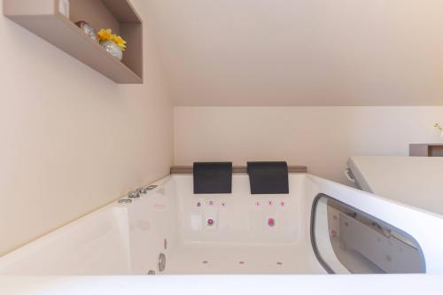 อ่างแช่น้ำร้อน, Rooms S Center in ดอบระนา