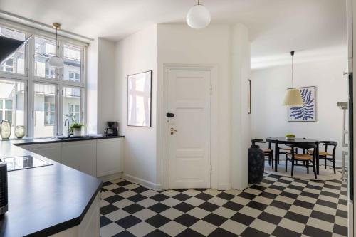 200SQM NEW Apartment - City centre next to Tivoli - image 9