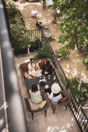 room detail thumbnail 1