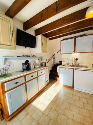 AGENCE JF IMMO-Villa de vacances 6 pers avec piscine proche plage - V0818 in Portiraņa