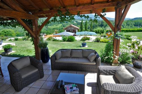 La Grange de mon Père (La Grange de mon Pere) in Saint-Paul (Rhone-Alpes)