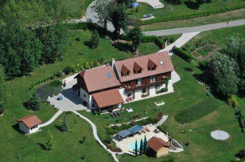 La Grange de mon Père (La Grange de mon Pere) in Saint-Paul (Rhone-Alpes)