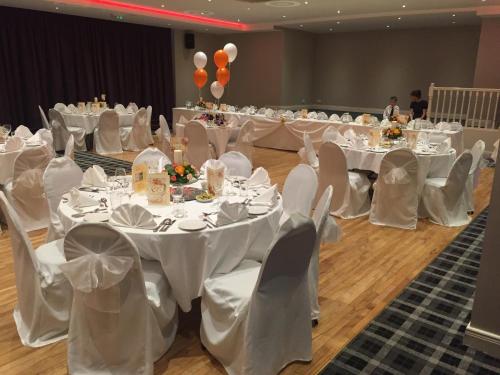 Instalaciones, Percy French Hotel in Strokestown