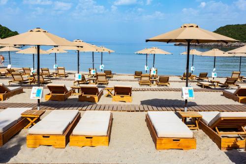 Beach, Sunrise Beach Hotel in Ammoudia