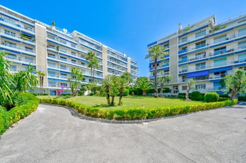 Exterior view, Port de Nice, Charmant studio near Parc forestier du Mont-Boron