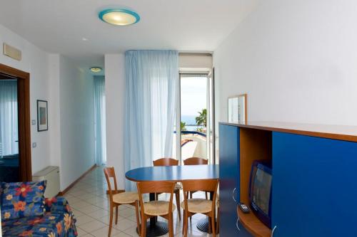 Two-Bedroom Apartment with Sea View (4 Adults)