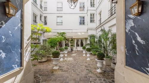 Orange Vendome - Bright 1-Bed Apt Near the Louvre - image 3