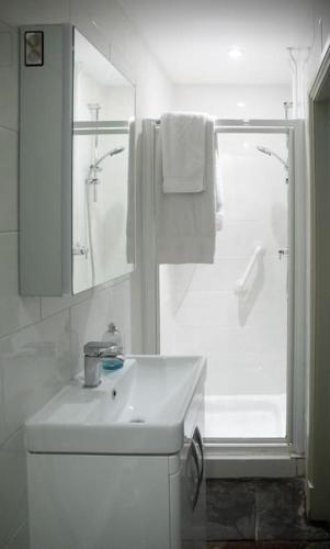 Bathroom, The Rookery Cottage - Newland in Newland