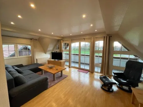 Großzügige Ferienwohnung für bis zu 4 Personen mit Balkon in Capelle, Deutschland