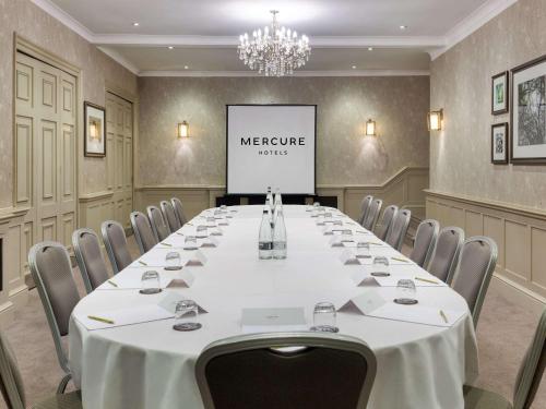 Mercure Box Hill Burford Bridge Hotel