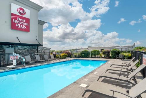 Best Western Plus Greenville I-385 Inn & Suites - image 8