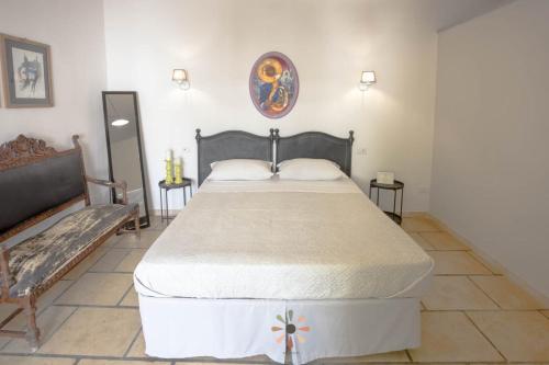 1 queen bed, 2 twin beds