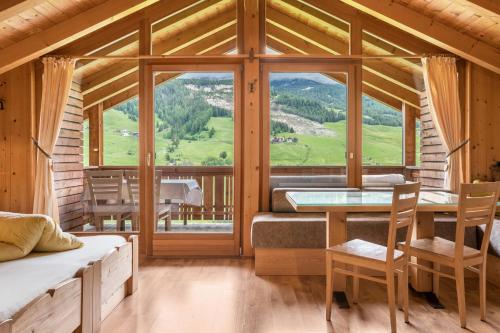 Superior One-Bedroom Apartment with Balcony