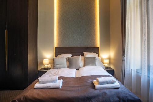 Vöröskő Villa- TITKÁRI szauna és jakkuzi használattal (Vorosko Villa- TITKARI szauna es jakkuzi hasznalattal) in バラトナルマディ