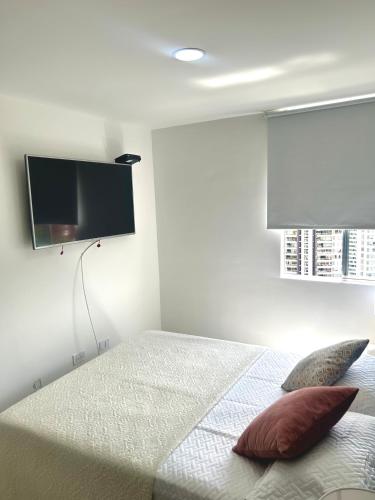 Apto en las palmas, cerca al aeropuerto y zona rosa, 3BR