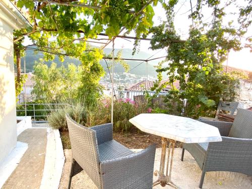 Stylish Vathy Studio with Sea View Stylish Vathy Studio with Sea View