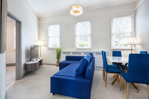 5A - Bright and Airy 2 Bedroom Apartment - Close to Central, Londyn