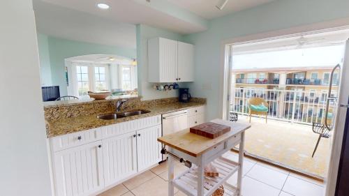 Pier Walk Unit C by Tybee Beach Vacation Rentals Pier Walk Unit C by Tybee Beach Vacation Rentals