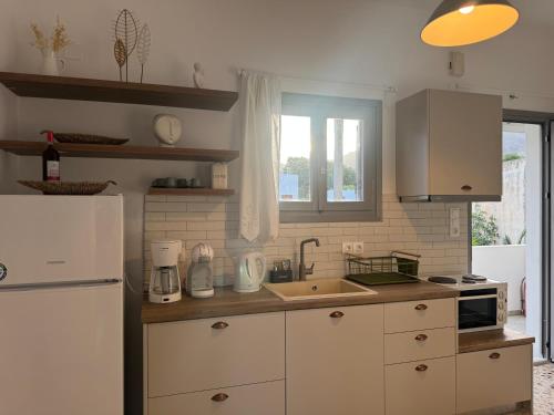 Akti Rooms And Studios in Serifose saar