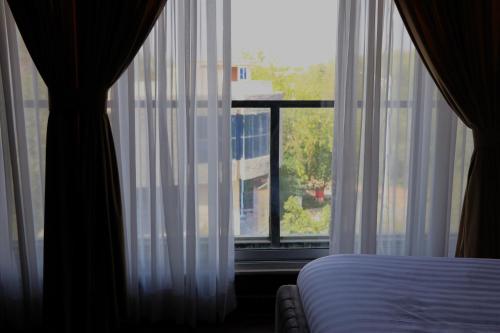 Royal Reside - main image