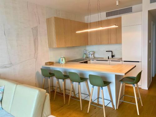 Luxury Apartment in SkyPark Residence, 26th floor - Castle view, Parking free, Bratislava (foto 4)