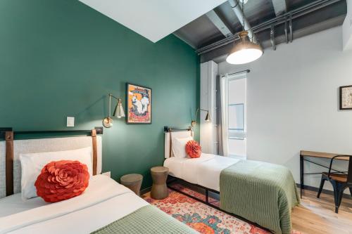 room detail thumbnail 0