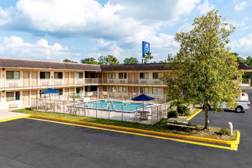 Americas Best Value Inn - Lake City - image 11