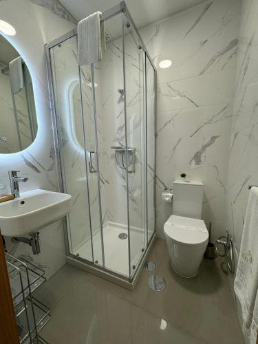 Double Room image 9
