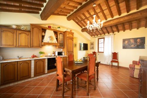 кухня, Agriturismo Colle del Sole With Swimming Pool in Поркарі