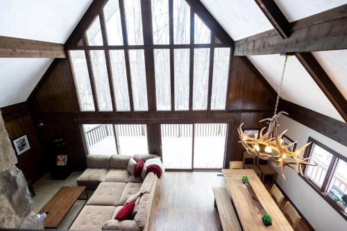 The Quack Shack - Snowmobile Escape W Game Room! in Gaylord, USA