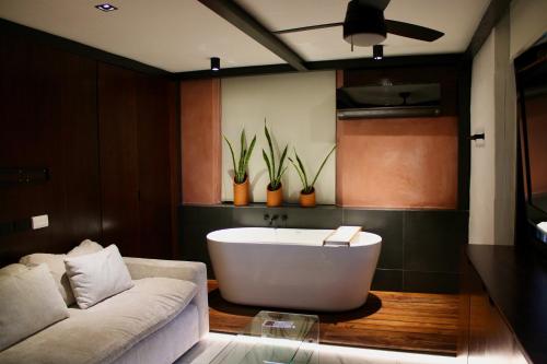 565629017 VILLA MERIDA BOUTIQUE HOTEL - Adults Only
