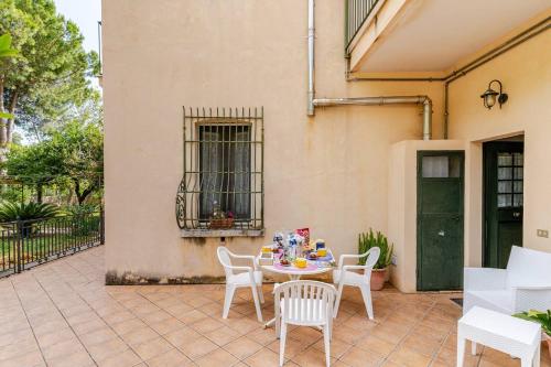 Thea Maris – Maratea, AZ