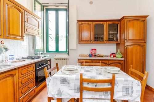 Thea Maris – Maratea, AZ
