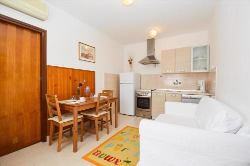 Apartment image 9