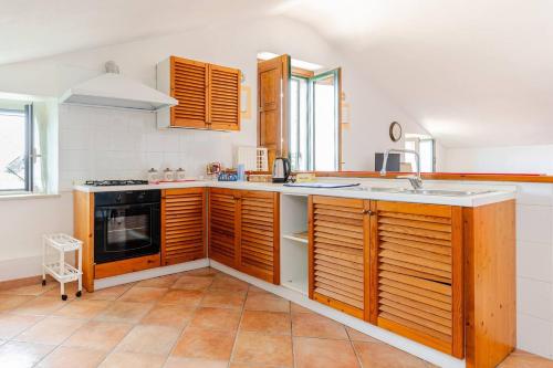 Thea Maris – Maratea, AZ