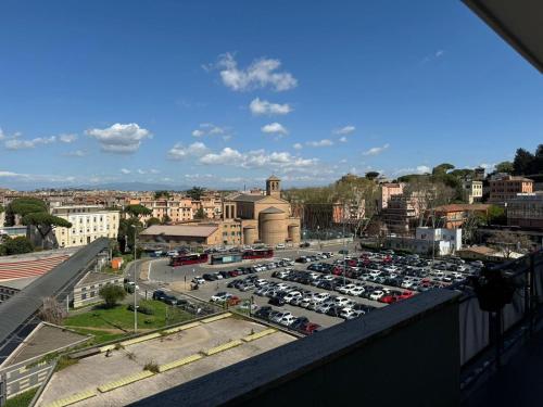 Casa Al Vaticano di fronte la fermata Metro Cipro - image 8