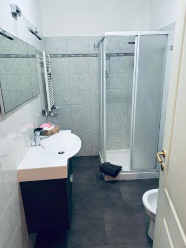 Casa Al Vaticano di fronte la fermata Metro Cipro - image 10