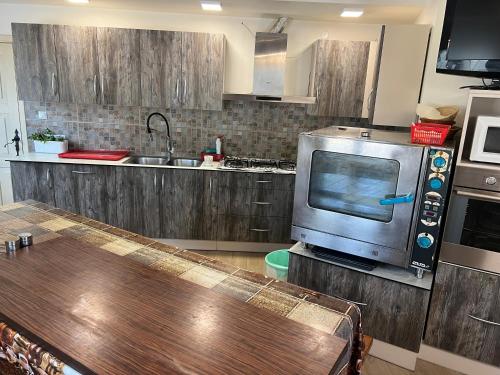 廚房, 薩勒克旅館 (Salako sveciu namai) in 薩拉卡斯