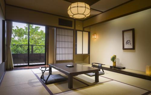 Japanese-Style Quadruple Room with Open-Air Bath