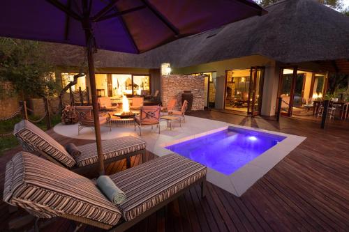 Shumbalala Game Lodge in Thornybush Game Reserve