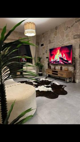 MEDASUİTE Stone House With Pool And Jacuzzi (MEDASUITE Stone House With Pool And Jacuzzi) in Kerpe