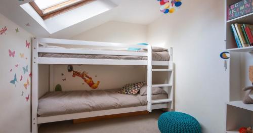 Church Cottage West Down Sleeps 6/7 Dog Friendly - image 10