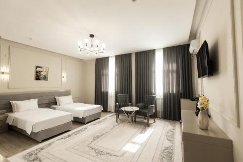2 twin beds